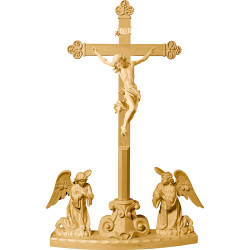 Cristo Barocco su croce barocca su piedistallo con angeli inginocchiati