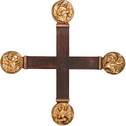 Cruz com Evangelistas