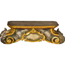 Pedestal wide