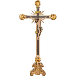 Cristo Barroco em cruz com Evangelistas e raios em pedestal
