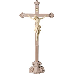 Cristo Pisa su croce barocca su piedistallo