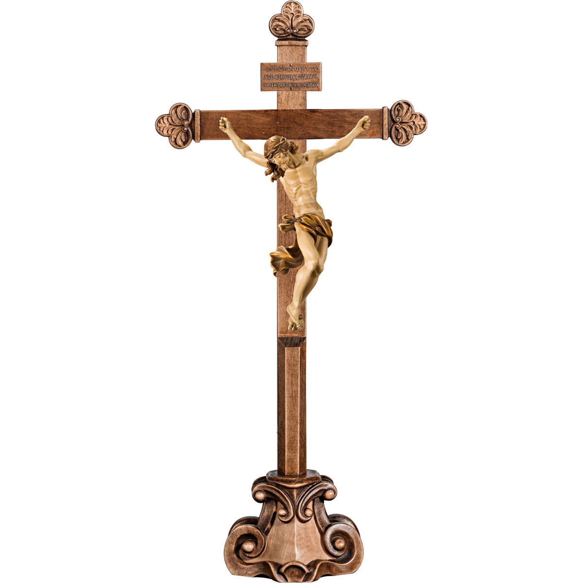Cristo Barroco em cruz barroca em pedestal com Titulus Crucis em hebraico - latino - grego