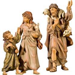 Famiglia di pastori con agnelli e capretto | Bergland