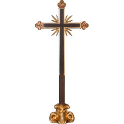 Cruz barroca com raios em pedestal